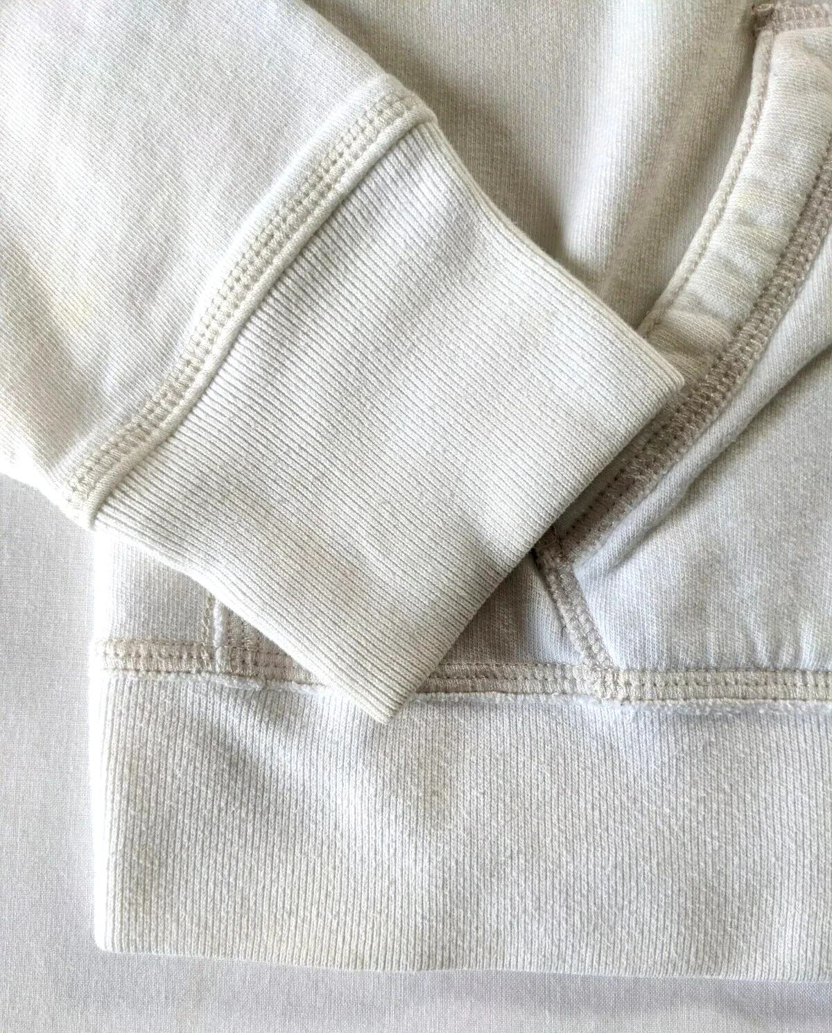 OFF WHITE Felpa pullover Hollister donna grande con cappuccio bianco sporco rosso logo scritto