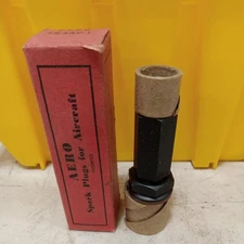Vintage AERO Aircraft LS-4AD-1 Spark Plug  Lot 108 With Box