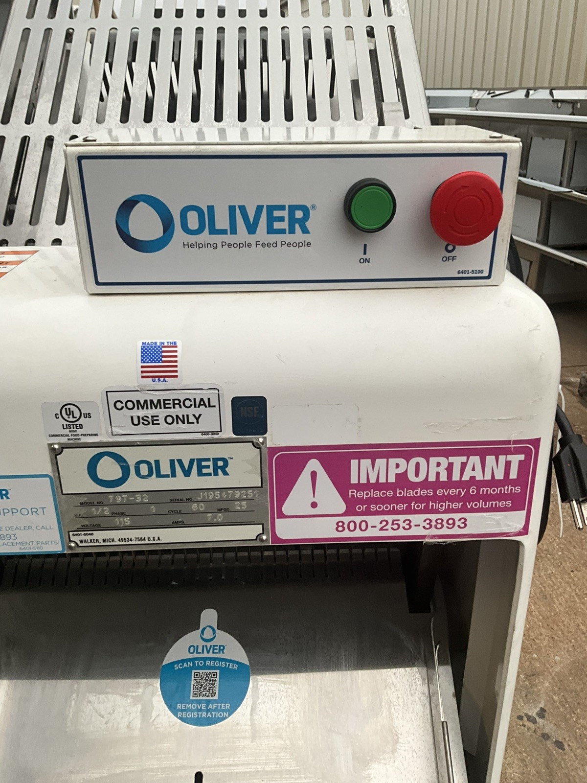 2025 Oliver Gravity Feed Bakery Bread Slicer 797-32 w/ Pro Guard Artisan