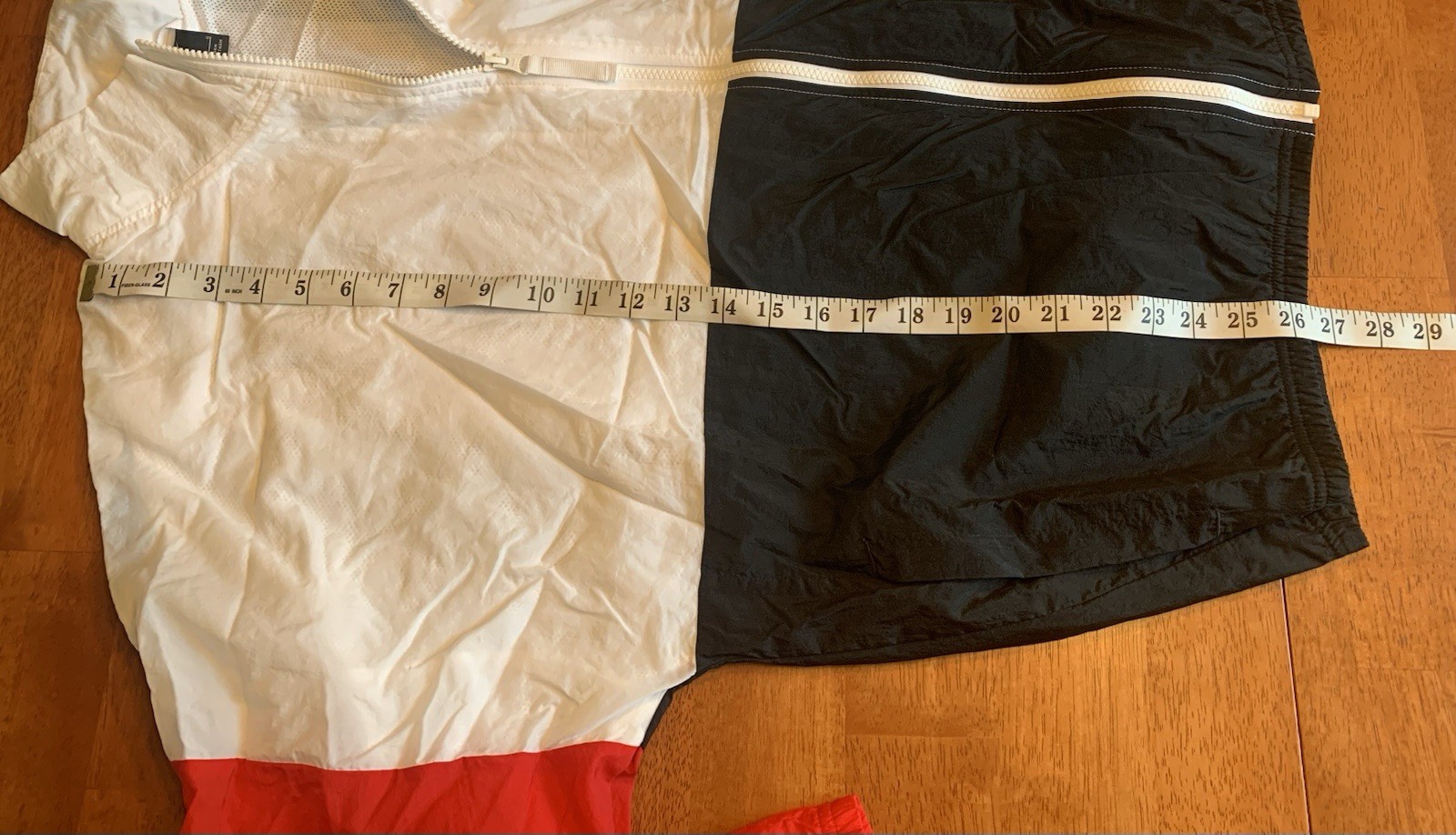 SACAI X NIKE Nike Giacca a Vento Uomo Taglia Large ~ Logo Posteriore Rosso Bianco e Nero