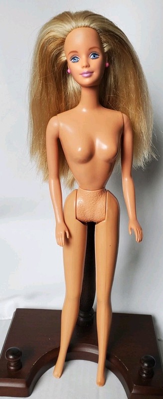 1991 Mattel Barbie, Blonde Hair, Blue Eyes, Pink Lips & Earrings Indonesia 