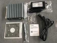 🔥New🔥 FreedomFi Gateway Helium 5G HNT Hotspot | FFG-HL-4-64 - Powers On