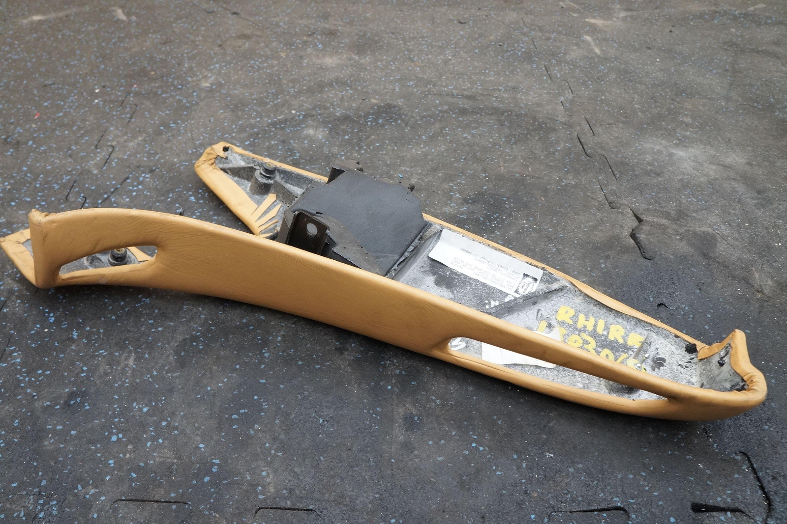 Rear Right Upper Quarter Trim Panel Molding Beige 81423700 Ferrari California 11