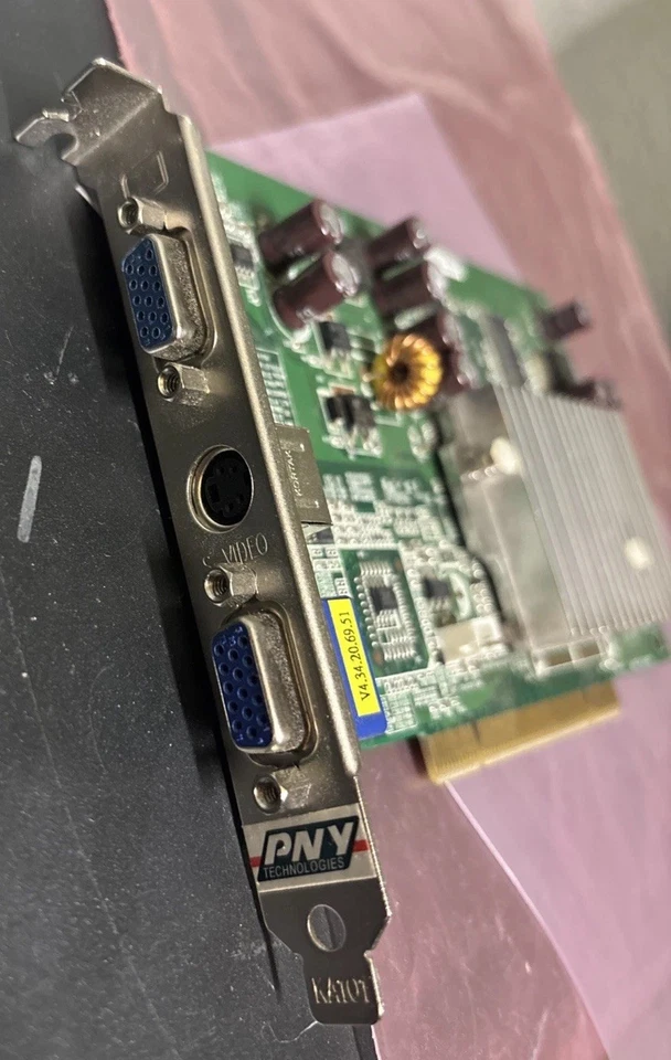 PNY GeForce FX5200 256MB DDR VCGFX522PPB PCI Graphics Card VGA DVI S-Video - Image 2 of 4