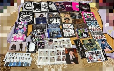 straykids Skiz CD Set Sold in bulk