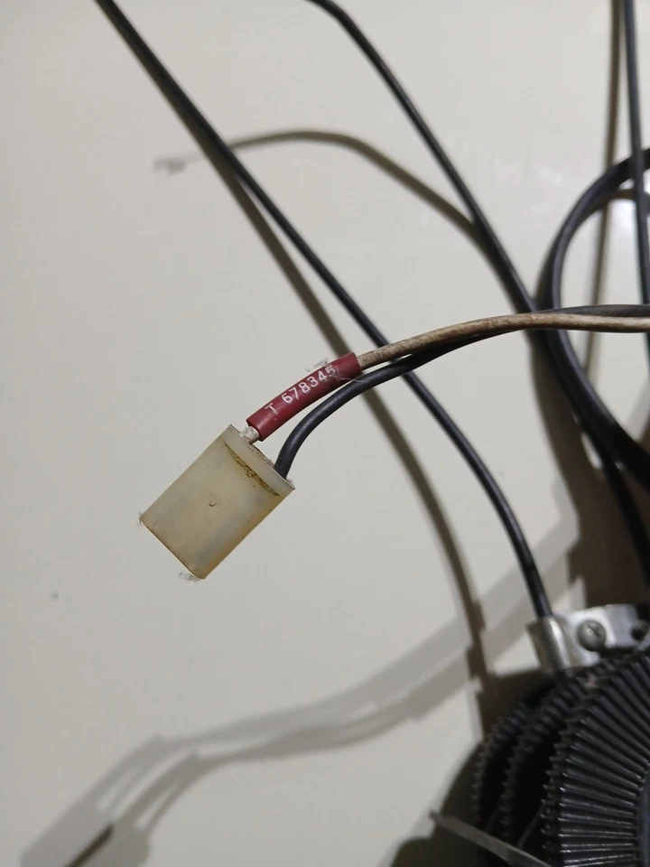 VOLVO 140 142 144 145 --КОНТРОЛЬ ТЕМПЕРАТУРЫ НАГРЕВАТЕЛЯ с КАБЕЛЯМИ, ПРОВОДАМИ и ЛАМПАМИ - Изображение 4 из 4