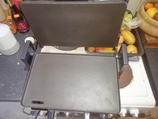 BBQ Contact Grill / 2000W is a versatile electric Grill