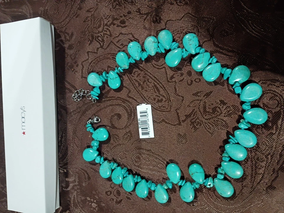 Collar Turquesa Nuevo de Macy's En Caja Original Nunca Usado Foto 2 de 4