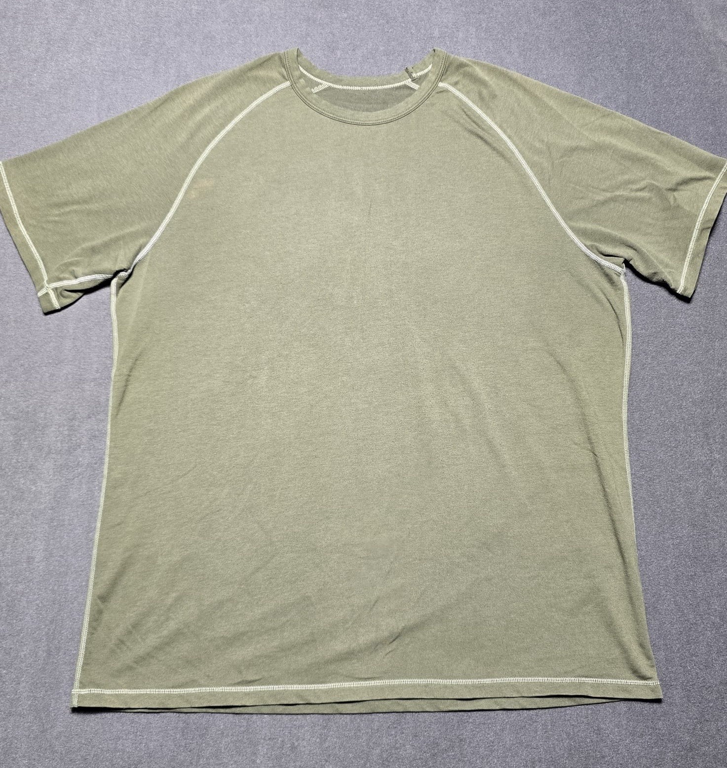 BYLT Basic Tee Large Split Hem Luxe Green Short S… - image 1