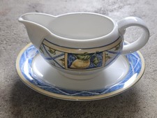 Royal Doulton Expressions Taverna Sauciere & St&auml;nder