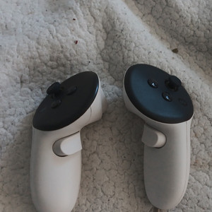 Meta Quest 3s Touch VR Controllers Pair for Headset - White/Black