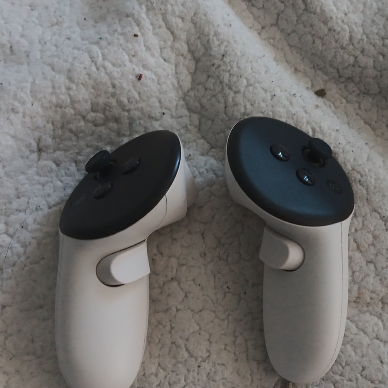 Meta Quest 3s Touch VR Controllers Pair for Headset - White/Black
