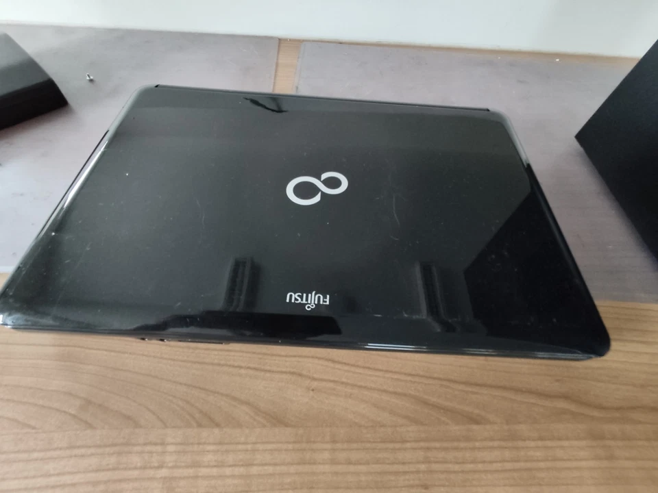 Laptop Fujitsu Lifebook, Intel Core i5 2410M, 4GB RAM, 120 GB SSD, Win 10 - Bild 4 von 4