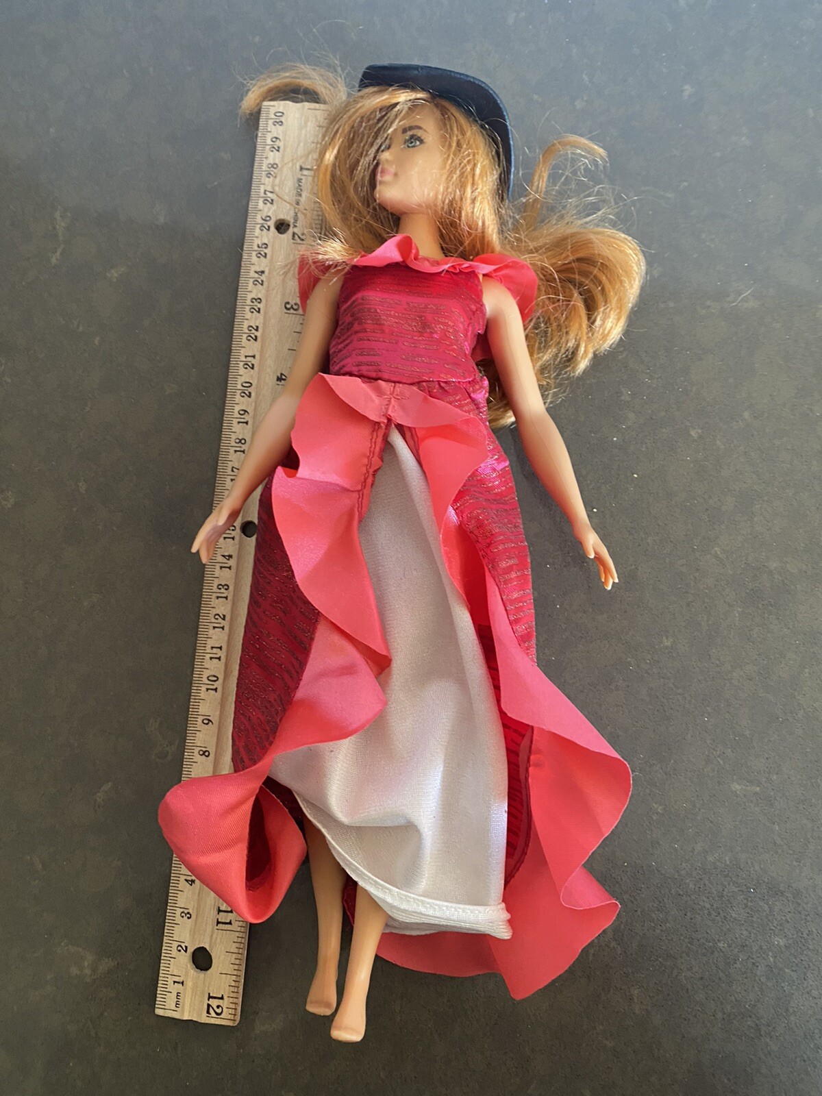 Barbie doll red haired plus sized doll with hat Curvy Fashion Doll 2015 Mattel