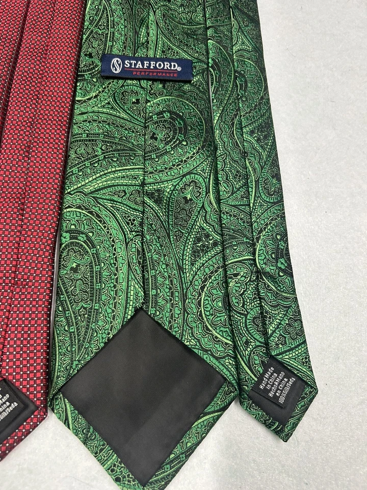 Набор рождественских красных и зеленых галстуков с узором пейсли Stafford Silk - Изображение 3 из 4