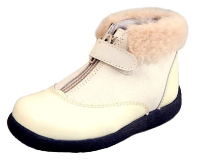 DE OSU - Spain -Girls Ivory Patent Leather Shearling Boots -European -Size 10-12