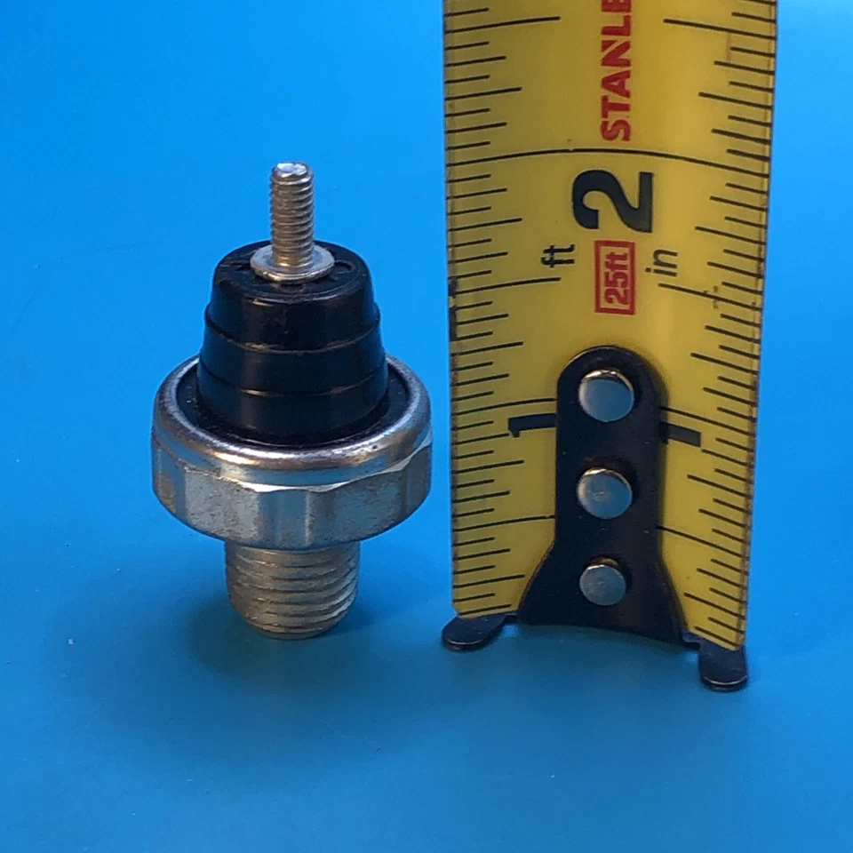 Interruptor emisor de presión de aceite de encendido estándar PS64 Foto 3 de 3