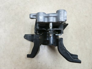 2010-2015 TOYOTA PRIUS RIGHT PASSENGER SIDE ENGINE MOTOR MOUNT OEM 12305-37160 | eBay