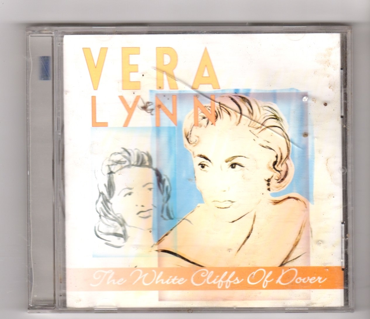 (HX284) Vera Lynn, The White Cliffs Of Dover - 2001 CD