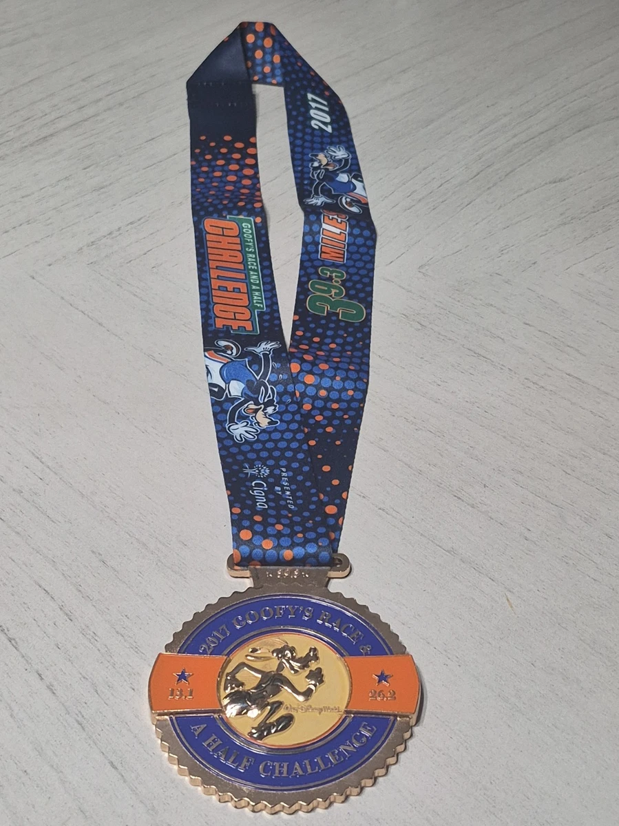 25+ Disney Marathon Medal Walt World Patches & Pins (1968-Now) for