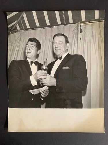 JOHN WAYNE - DEAN MARTIN  Vintage Rare Original Press Photo by Dated 7 feb  1966