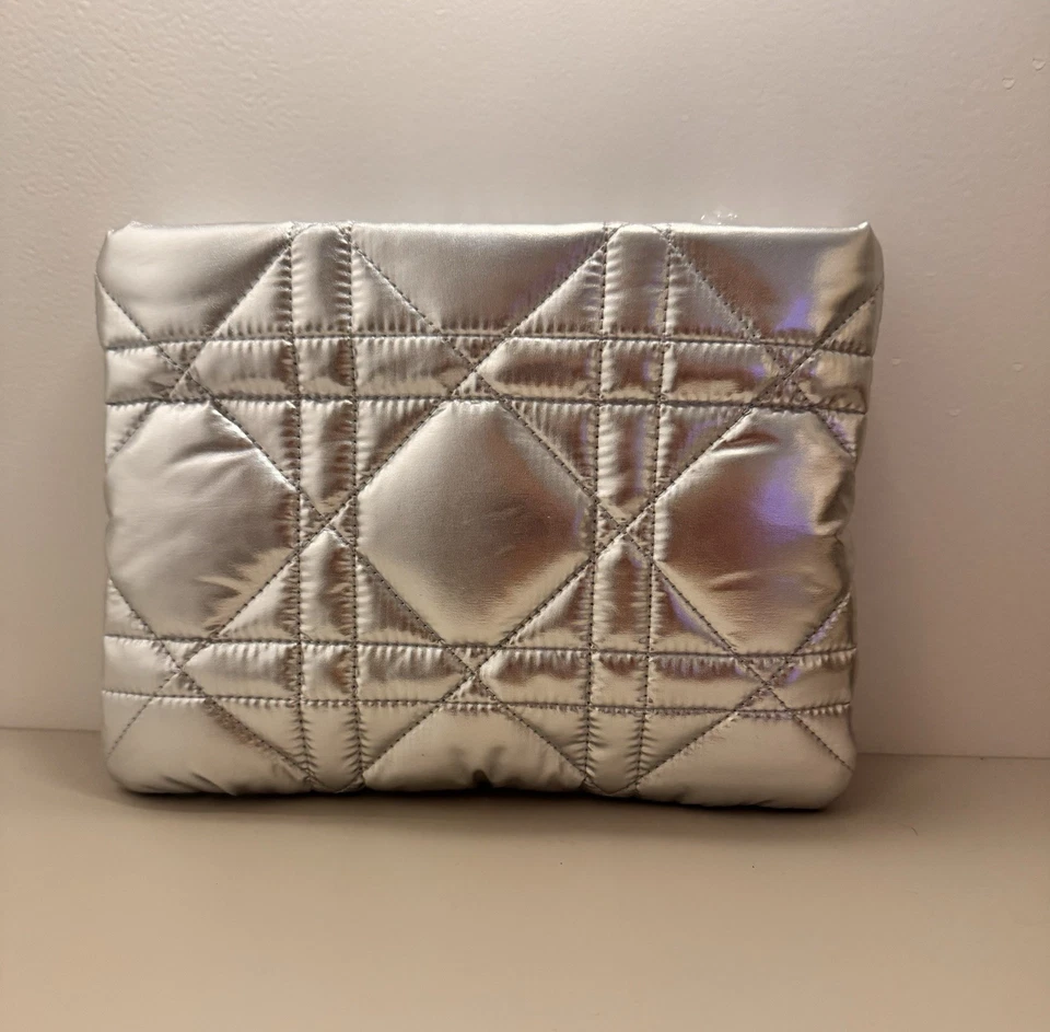 DIOR Pochette femme cuir argenté matelassé finition métallique rectangulaire - Photo 4/4