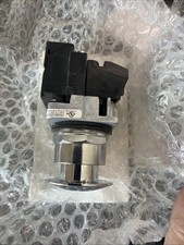 Siemens 52PP2D2AB Push/Pull Button W/52AADD28, W/O Red Lens
