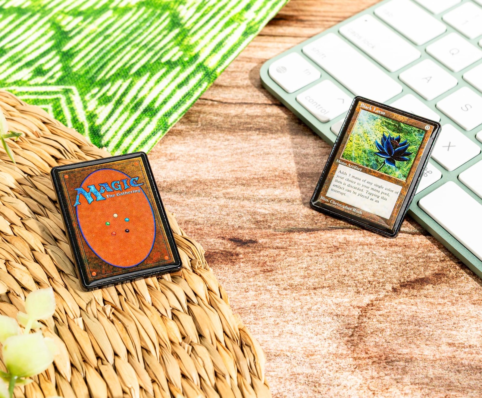 Magic: The Gathering Black Lotus Card 2-Piece Enamel Pin Set view 5