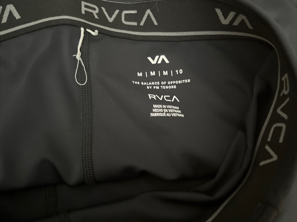 RVCA VA Essentials Black Medium Tennis Skirt for Pickleball & Athleisure