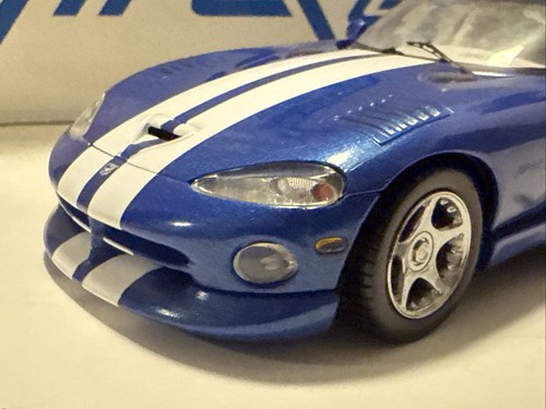 Danbury Mint (Brookfield) 1996 Dodge Viper GTS Coupe Blue 1:24 Original Box - Picture 2 of 9
