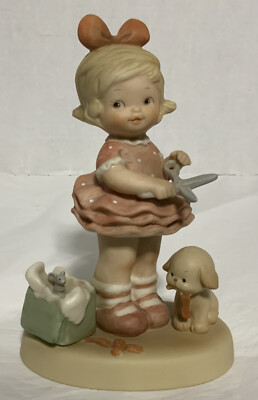 VTG Enesco Memories Of Yesterday  Opening Presents Is Much Fun  Ceramic Figurine
