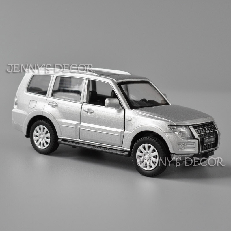 1:43 Scale Diecast Model Mitsubishi Pajero Miniature Replica