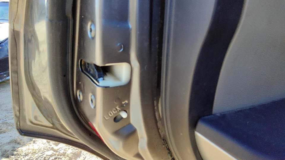 Mitsubishi Endeavor 2004 2005 conductor pestillo puerta trasera izquierda con varillas/cables traseros Foto 2 de 2