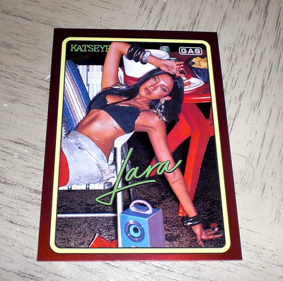 KATSEYE レコード 直筆サイン入りジャケ写 + ララ トレカ付き 2025 KATSEYE x GAS Lara RED Foil #2/3 Trading Card Photocard Hybe
