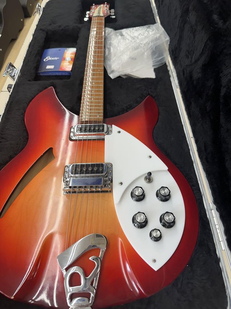 Electric Guitar Rickenbacker FG 330 2010 Fireglo Sunburst Finish