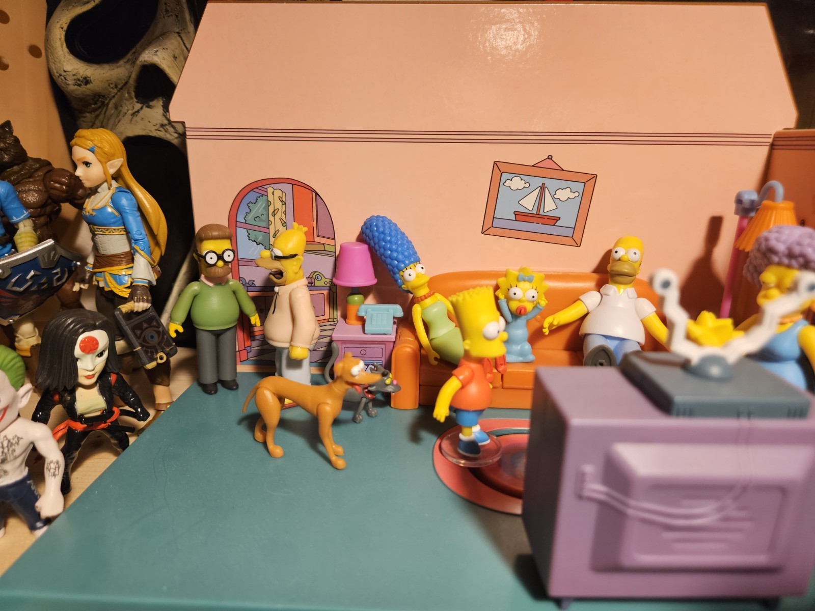 Jakks Simpsons 2.5 Inch Lot of 17 Plus Living Room and Krusty Burger Diorama Lot