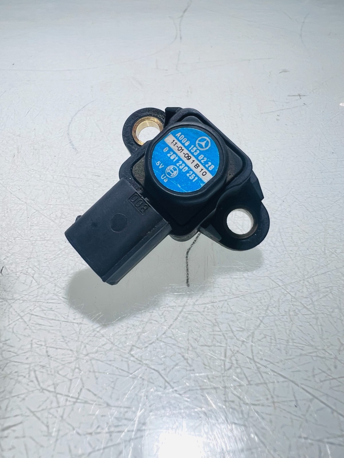 Intake Manifold Pressure Sensor For Mercedes VITO V-CLASS A0081530228