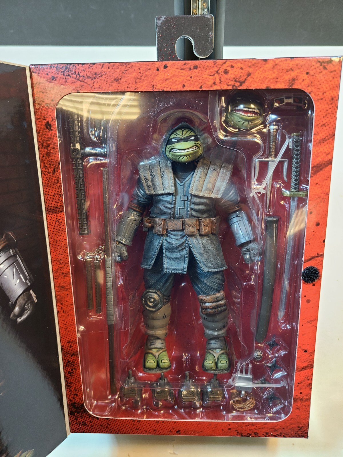 NECA NINJA TURTLES TMNT THE LAST RONIN ULTIMATE ARMORED FIGURE DAMAGED BOX