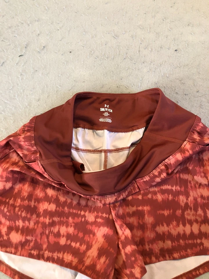 Pantalones Cortos Under Armour Para Mujer Pequeños Nuevos Fusion Ajustados 1383556 Precio de Venta sugerido por el fabricante $50 Foto 2 de 4