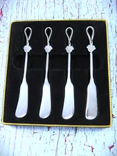 Cheese Spreader Knife Set Of 4 Butter Hors d'oeuvres Twisted Handle With Leaf