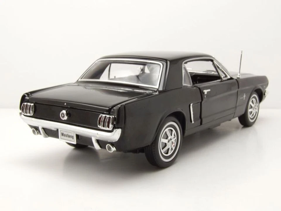Ford Mustang Coupe 1964,5 Nero Modellino 1:18 Welly - Immagine 2 di 4