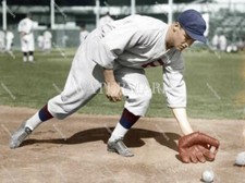 DV938 Arky Vaughan Pittsburgh Pirates 8x10 11x14 16x20 Colorized Photo