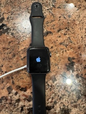 Apple Watch Series 2 42mm Aluminium Case Black Sport Band