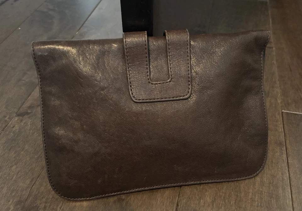 Bolso de Mano TILA MARCH PARIS Cuero Guijarro Marrón con Acentos de Latón Foto 3 de 4