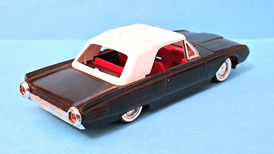 SOLIDO n.4504 - FORD THUNDERBIRD (1961) - 1/43 [NDL25] - Immagine 2 di 4