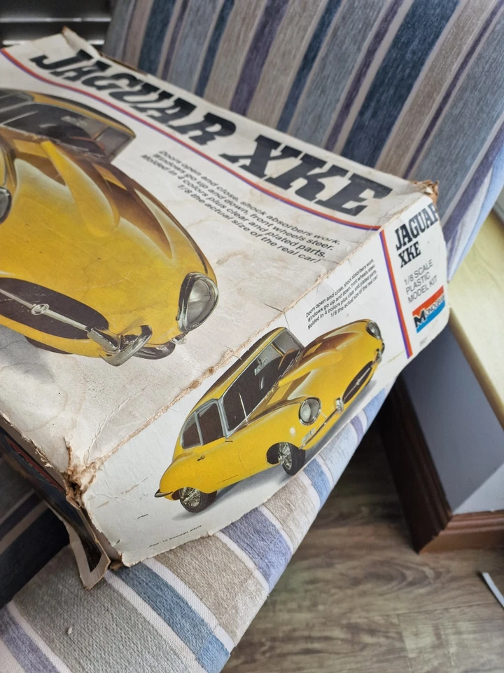 Monogram Jaguar XKE Vintage Plastic Model Kit Scale 1:8 e Type. PLEASE READ. - Image 2 of 4