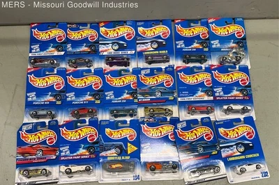 Hot Wheels Diecast Auto Konvolut 18 Fahrzeuge gemischt 90er Modelle Blue Card Vintage - Bild 1 von 4