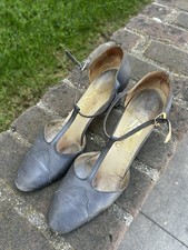 Vintage Salvatore Ferragamo Leather T-Strap Pumps Size 7.5