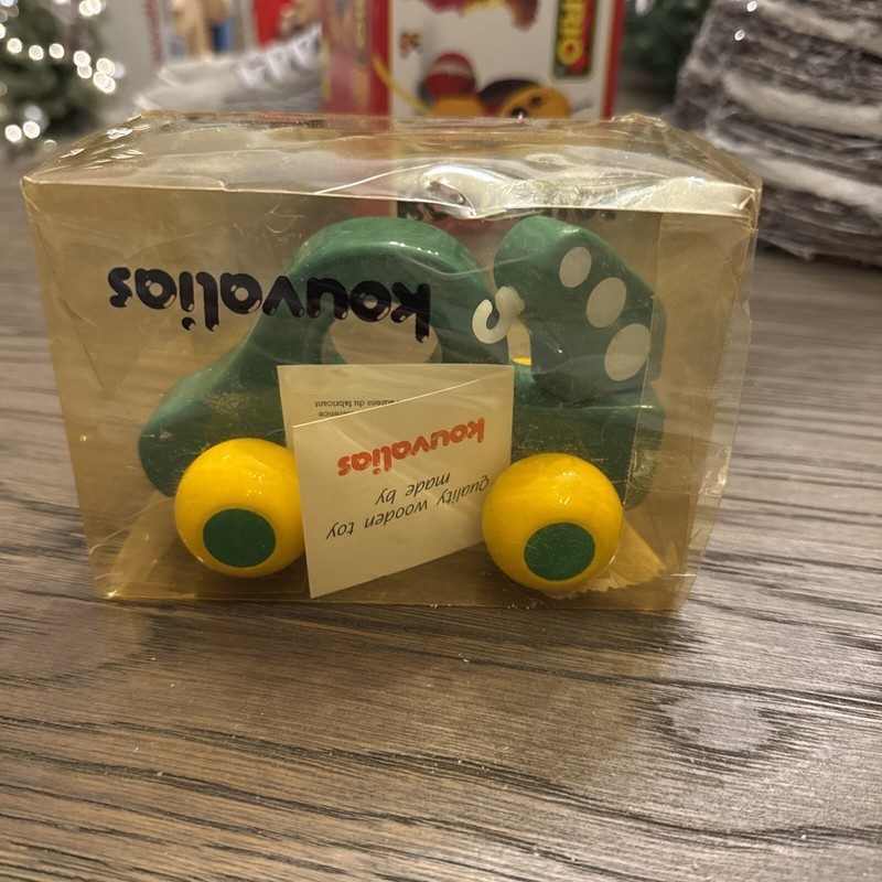 RARE VINTAGE KOUVALIAS TRUCK CAR WOODEN GREEK TOY GREECE NEW !