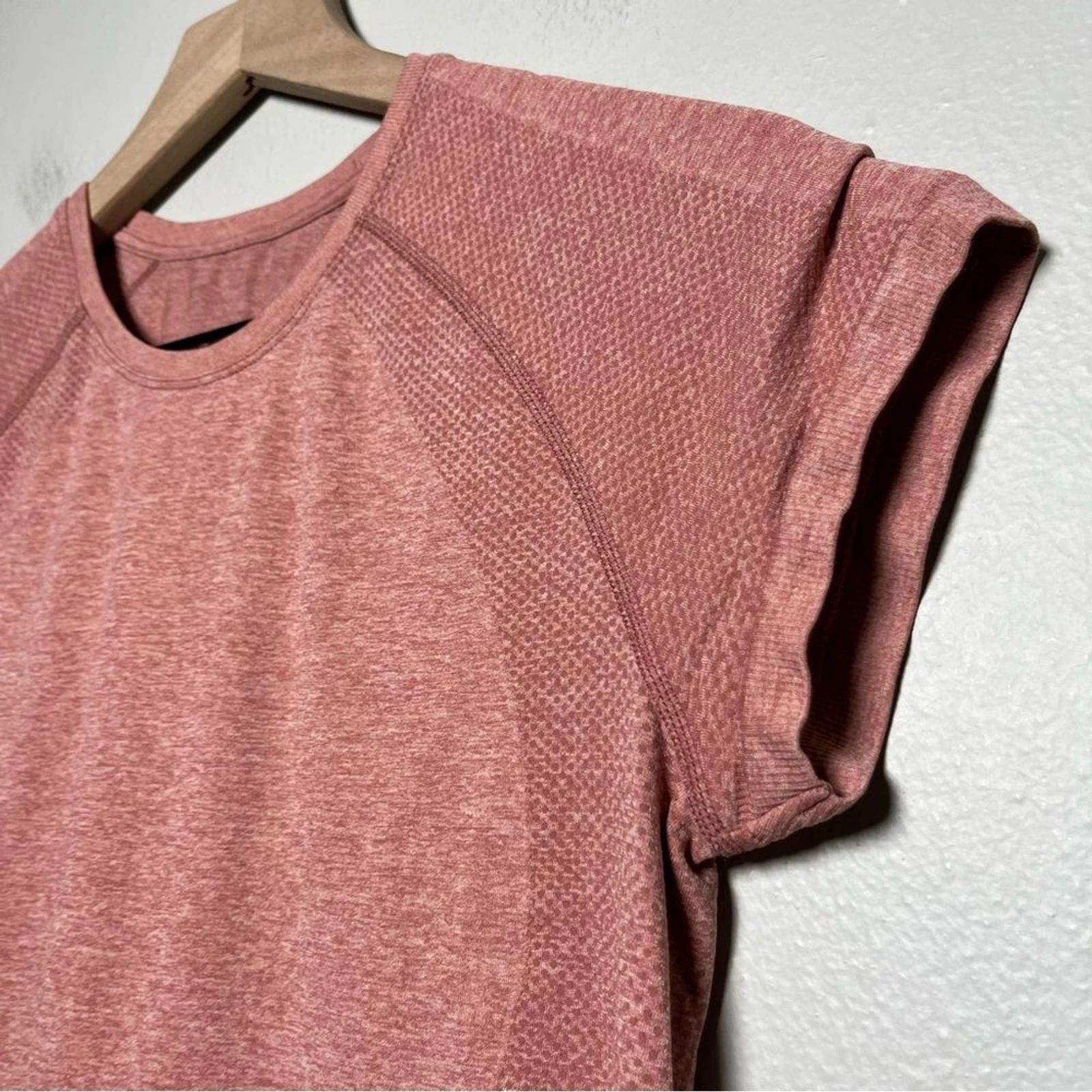 sweaty-betty athlete seamless workout tee top short sleeve shirt
